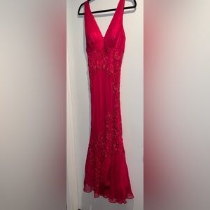 Elegant formal prom dress for any special occasion! Still in great condition!